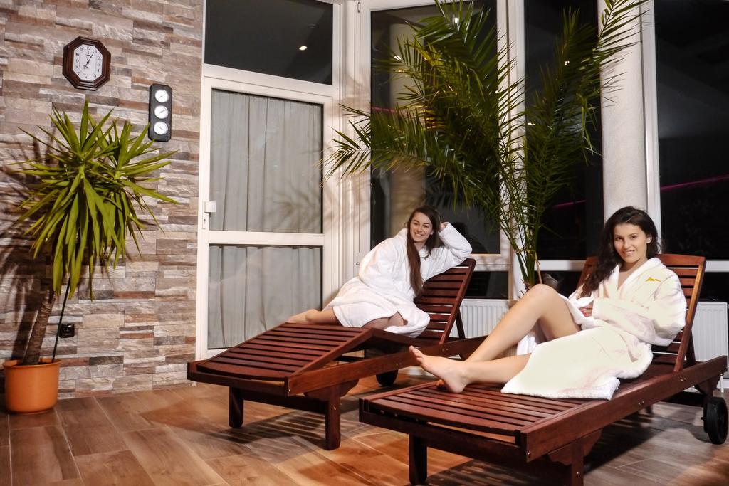 Penzion Ajda ลิฟตอฟสกีมิคูลาช ภายนอก รูปภาพ